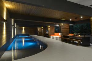 Bazén v ubytování Rêve de Saint Barth - Vue Mer - Piscine Chauffée & Jacuzzi nebo v jeho okolí