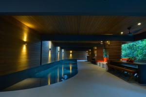 Bazén v ubytování Rêve de Saint Barth - Vue Mer - Piscine Chauffée & Jacuzzi nebo v jeho okolí