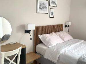 Ein Bett oder Betten in einem Zimmer der Unterkunft Noclegi Pod Klonem
