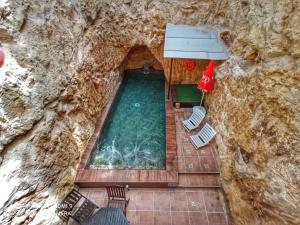 Bazén v ubytování Town House with Private Pool in Village Centre nebo v jeho okolí