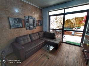 Posezení v ubytování Town House with Private Pool in Village Centre