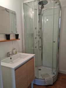 Un baño de Appart'Hôtel Bellevue