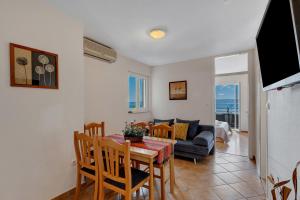 Posedenie v ubytovaní Apartments Vranjes