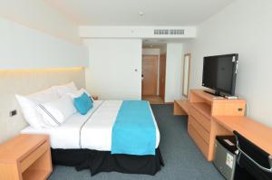 Afbeelding uit fotogalerij van Hotel Enjoy San Antonio in San Antonio +30 foto's