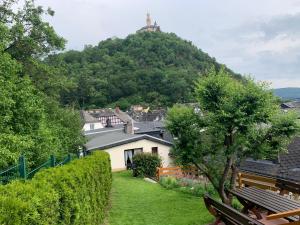 Nespecifikovaný výhled na hory nebo výhled na hory při pohledu z hotelu