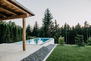 Bazén v ubytování Landhaus K07 nebo v jeho okolí