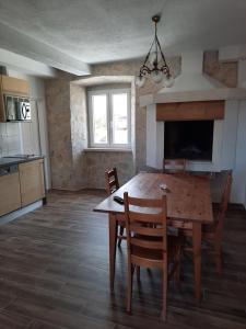 Kuchyň nebo kuchyňský kout v ubytování Stone house Zgogo