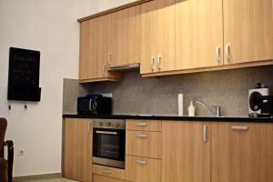 Kuchyňa alebo kuchynka v ubytovaní Central Budapest Apartment in Historical Building With Free Private Parking