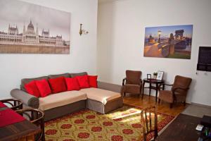 Posedenie v ubytovaní Central Budapest Apartment in Historical Building With Free Private Parking