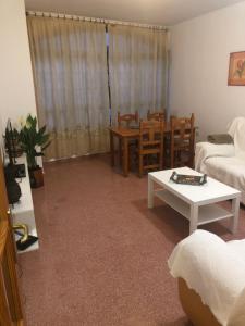 Posedenie v ubytovaní Apartamentos Super