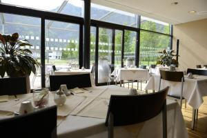 Restaurant o un lloc per menjar a Fairmotel Dornbirn