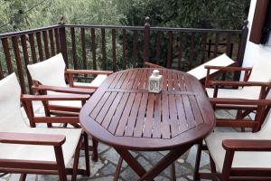 A balcony or terrace at Perivoli
