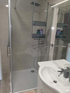 A bathroom at Apartmani Bonić