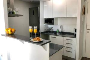 Kuchnia lub aneks kuchenny w obiekcie MIRADOR Sea View apartment