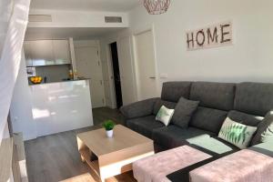Kuchnia lub aneks kuchenny w obiekcie MIRADOR Sea View apartment