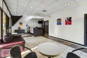 Kuchyň nebo kuchyňský kout v ubytování Motel 6-Lawrenceville, NJ