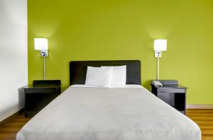 Postel nebo postele na pokoji v ubytování Motel 6-Lawrenceville, NJ