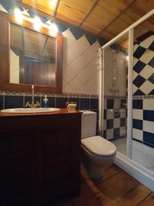 Koupelna v ubytování BORAU - Casa 150m2 con JARDÍN Y BARBACOA
