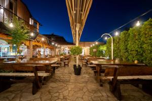 Restaurace v ubytování Hotel Mirjana & Rastoke