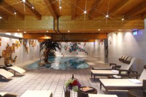 Bazén v ubytování Hotel Mariandl - Singender Wirt nebo v jeho okolí