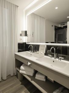 A bathroom at Sublimis Boutique Hotel Adults-Only