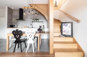 Kuchnia lub aneks kuchenny w obiekcie Apartamenty Pod Stokiem Nosal Zakopane