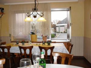 Nápoje v ubytování Gasthof und Pension Mainzer Rad + 22 fotografií