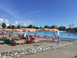 Bazén v ubytování Aroma Apartman nebo v jeho okolí