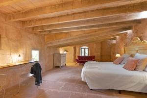 Postel nebo postele na pokoji v ubytování Villa Santanyí, Sueño de Verano