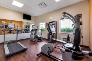 Fitnesscenter och/eller fitnessfaciliteter på Comfort Suites Miamisburg - Dayton South