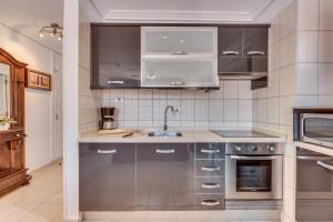Tenerife South Apartments的厨房或小厨房