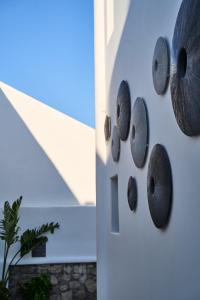 Foto da galeria de Adorno Beach Hotel and Suites em Ornos