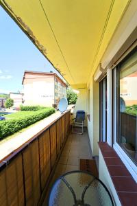 Balkón alebo terasa v ubytovaní Apartamenty EverySky - 1 go Maja 35A-35B