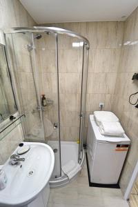 Kúpeľňa v ubytovaní Apartamenty EverySky - 1 go Maja 35A-35B