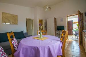 Gallery image of Apartment Rino, only 30m to the sea in Pag