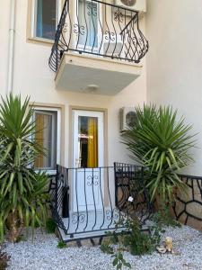 Balkón nebo terasa v ubytování Nefis Hotel Ölüdeniz