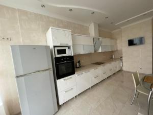 A kitchen or kitchenette at Sea View Kadorr Suite Még 4 kép