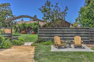 Jardí fora de Stunning Wine Country Gem with Hot Tub and Patio!