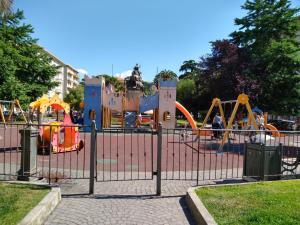 Vista sul carruggio, centro storico di Chiavari játszósarka