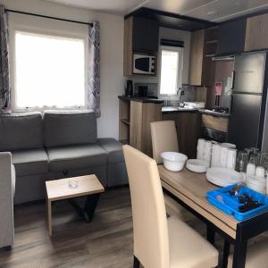 Mobilhomes Quiberon Camping Conguel - Bord de Mer 주방 또는 간이 주방