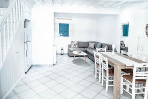 Posedenie v ubytovaní Mykonos Vibes Downtown Townhouse