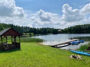 Photo de la galerie de l'établissement Apartament Gościnny Zakątek, à Sumowo