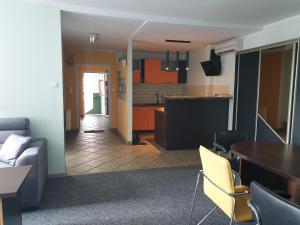 Kuchyňa alebo kuchynka v ubytovaní Warszawska Centrum - w cenie 4 rowery, łódka wiosłowa, kajak, rower wodny, plaża