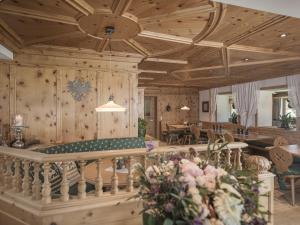 A seating area at Aparthotel Stacherhof