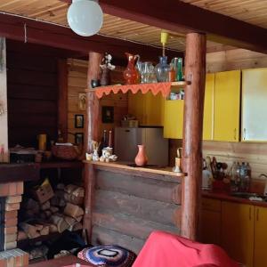 Nhà bếp/bếp nhỏ tại Klimatyczny domek blisko natury na Podlasiu - Wysokie Laski 9!