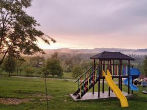 Ο χώρος παιχνιδιού για παιδιά στο Pensiunea Gradina Mare