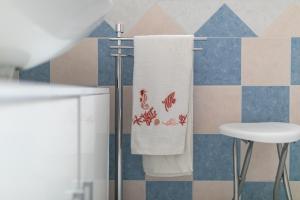 A bathroom at Casa Angus Még 22 kép