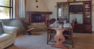 A television and/or entertainment centre at Domo Galante