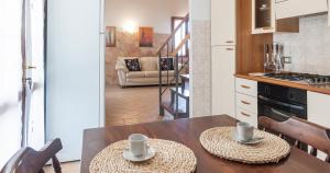 A kitchen or kitchenette at Domo Galante