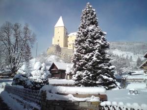 schaus Lüftenegger - Apart-Zirbenpension v zime